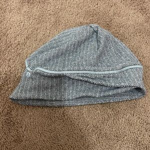 Lululemon Cross Chill Run Beanie